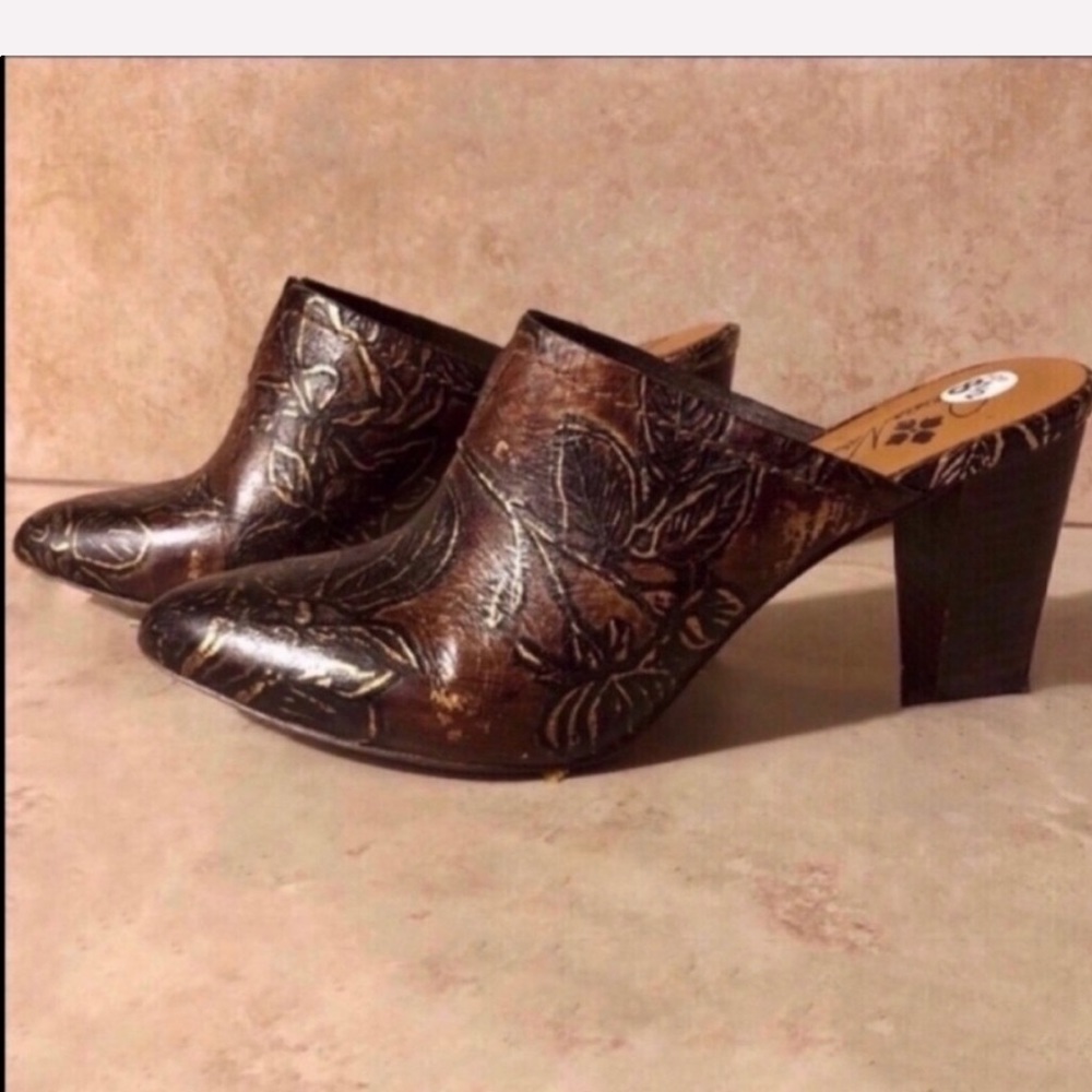 Patricia Nash Brown Floral Mules
